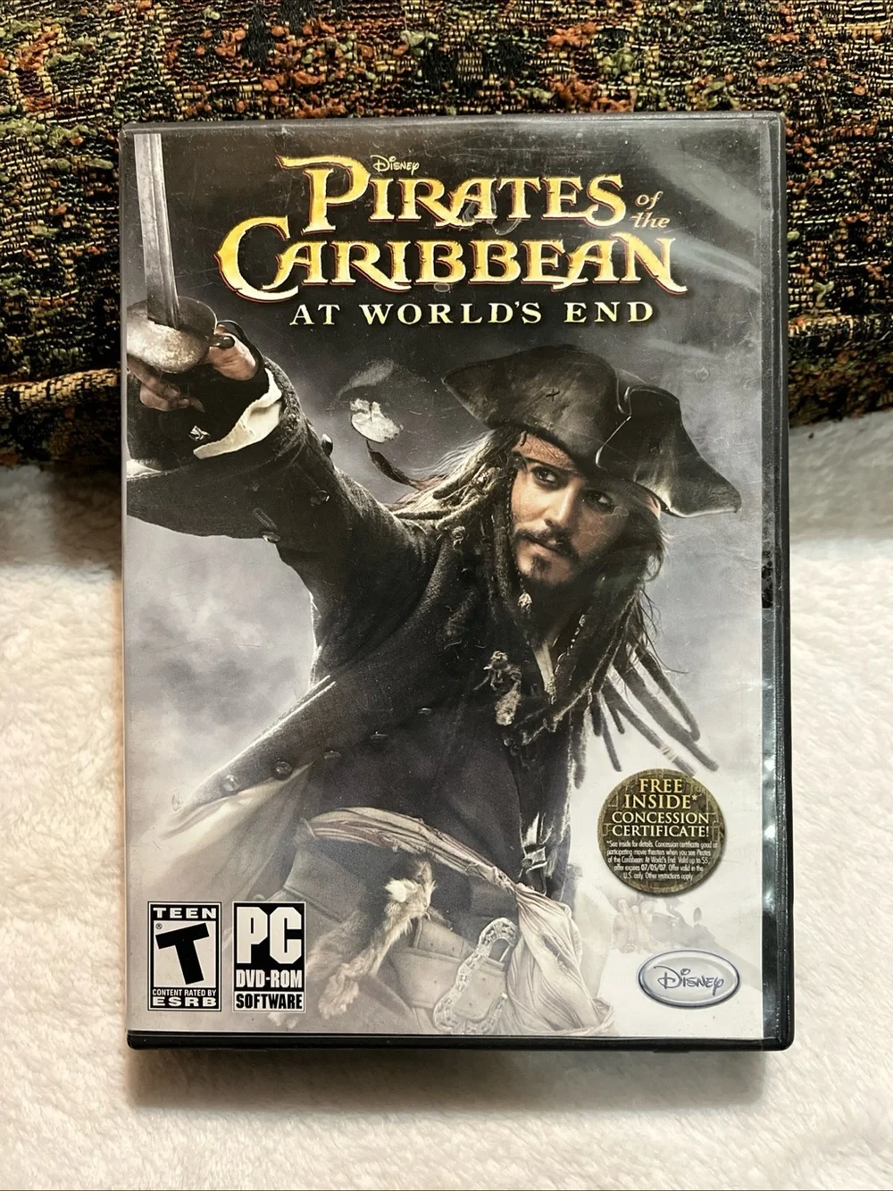 Disney Pirates of the Caribbean: At World's End – Black & Gold Cover
